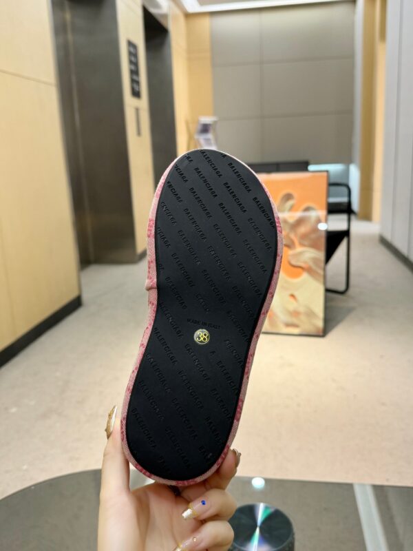 Balenciaga Thick soled Slippers - Image 3