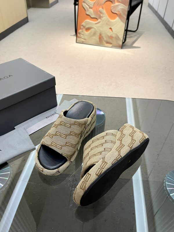 Balenciaga Thick soled Slippers - Image 3