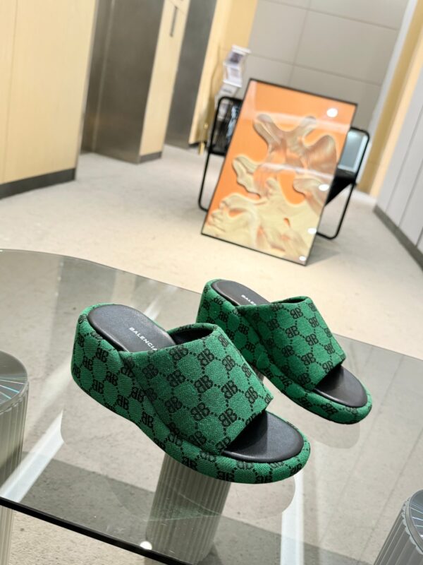 Balenciaga Thick soled Slippers - Image 4