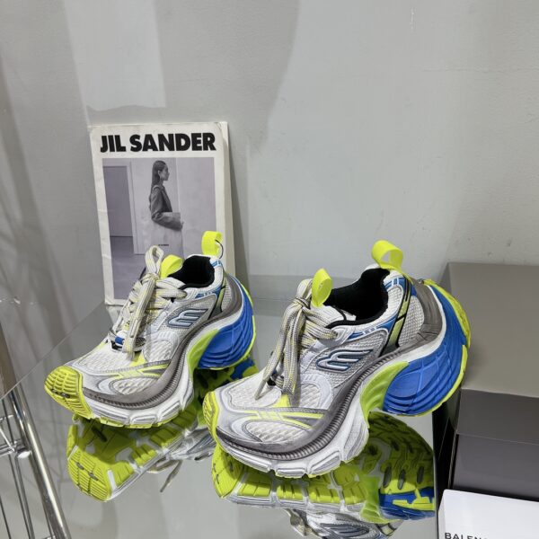 Balenciaga's new 10XL large soled sports shoes - Image 4