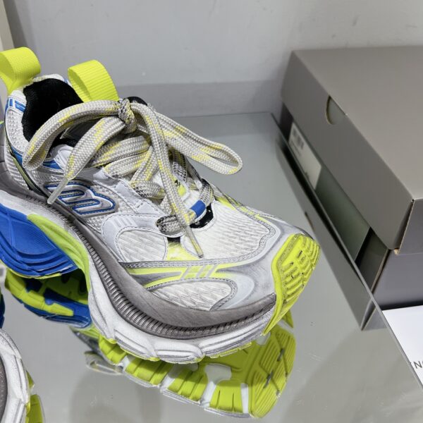 Balenciaga's new 10XL large soled sports shoes - Image 5