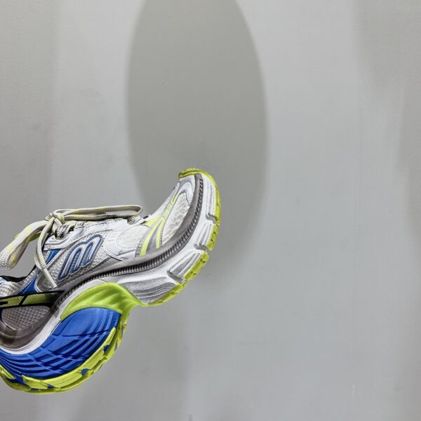 Balenciaga's new 10XL large soled sports shoes - Image 8