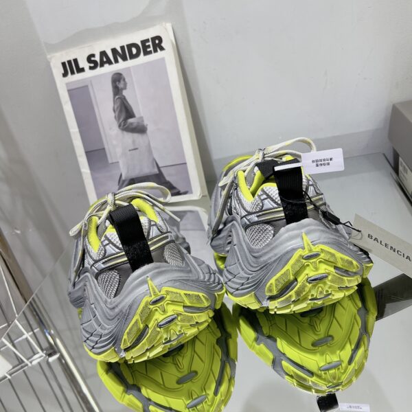 Balenciaga's new 10XL large soled sports shoes - Image 7