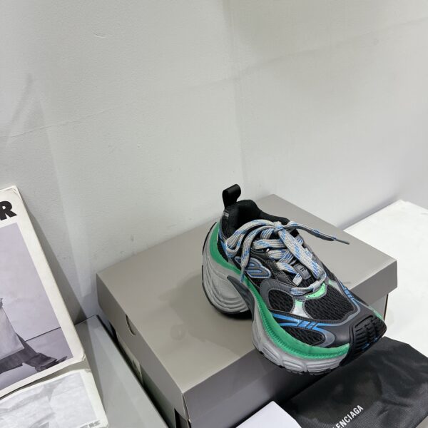 Balenciaga's new 10XL large soled sports shoes - Image 3