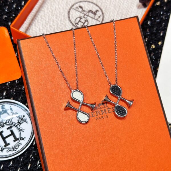 Hermes Cor H trumpet necklace