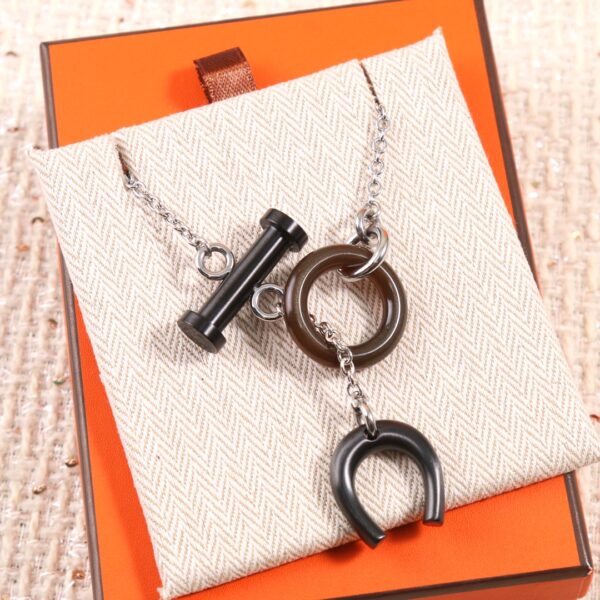 Hermes Carrousel Buffalo Horn Necklace - Image 4