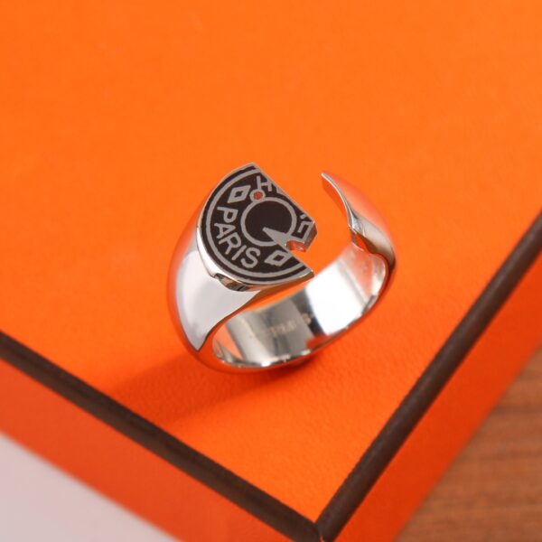 Hermes Carrousel Horsehead Ring - Image 5