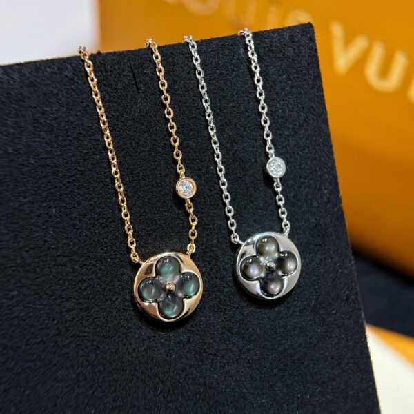 LV Round Gray Shell Necklace
