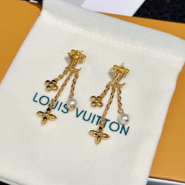 LV ear studs and earrings - Image 6