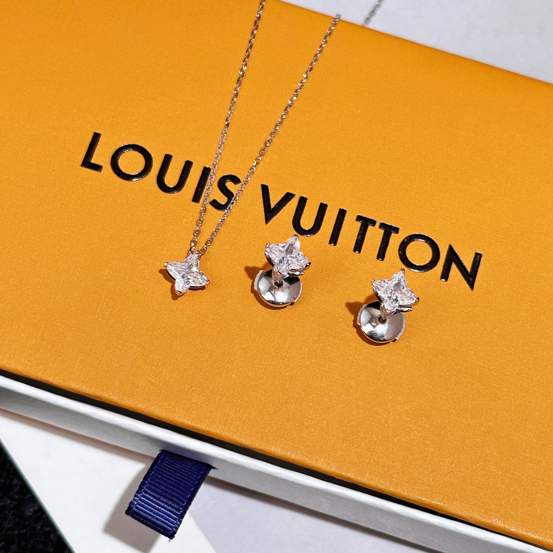 LV lconic Pearls necklace