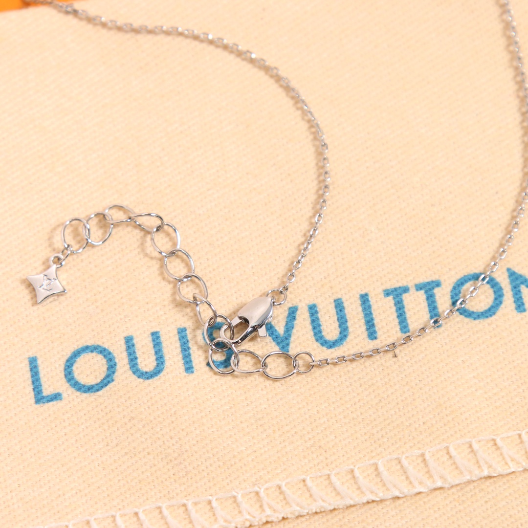 LV lconic Pearls necklace - Image 9