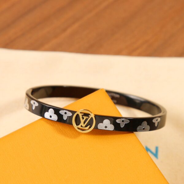 LV Clover Bracelet Bracelet