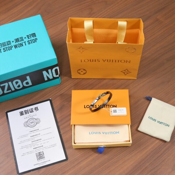 LV Clover Bracelet Bracelet - Image 2