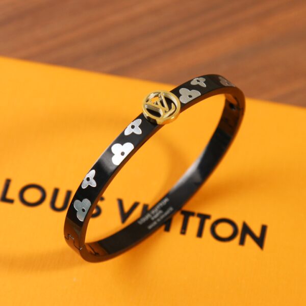 LV Clover Bracelet Bracelet - Image 3