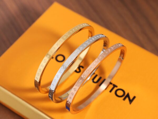 LV bracelet with vintage pattern