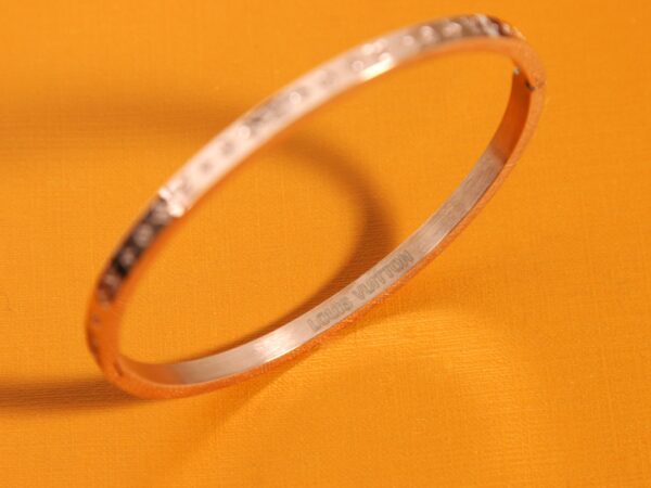 LV bracelet with vintage pattern - Image 7