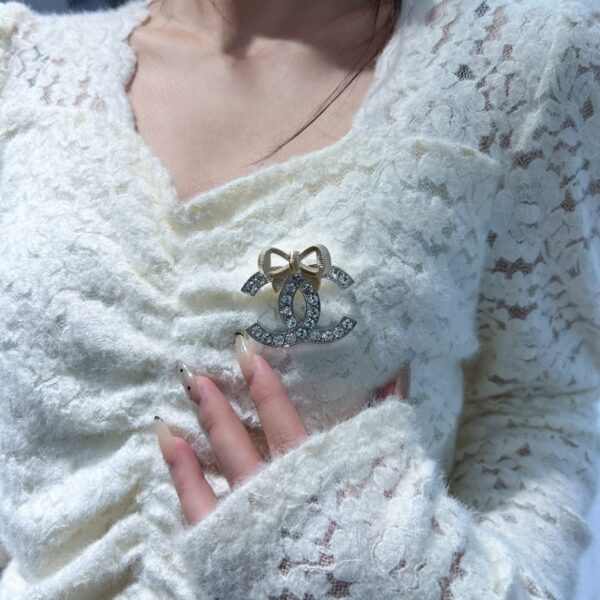 Chanel Double C Full Diamond Bow Brooch - Image 3
