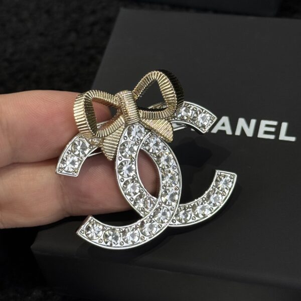 Chanel Double C Full Diamond Bow Brooch - Image 4