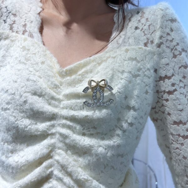 Chanel Double C Full Diamond Bow Brooch - Image 5