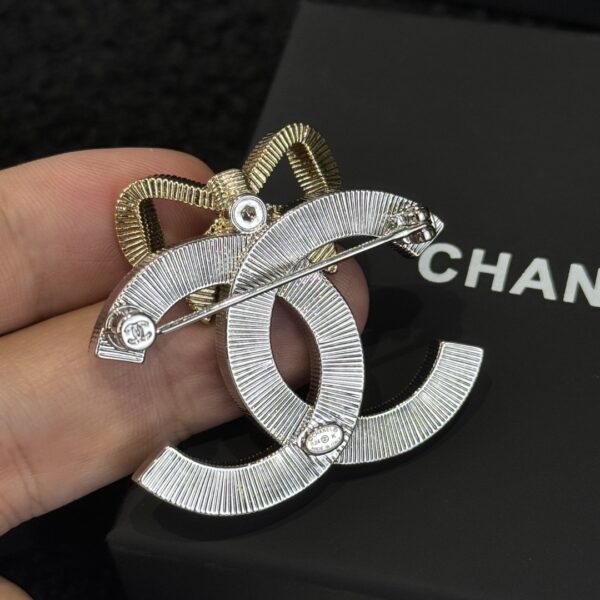 Chanel Double C Full Diamond Bow Brooch - Image 6