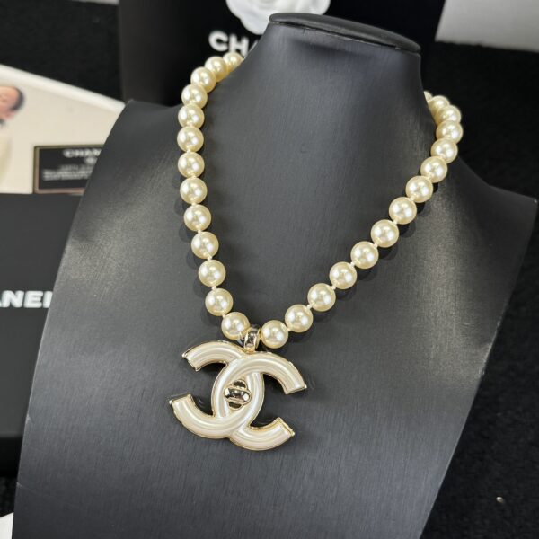 Chanel Double C Pearl Necklace - Image 5
