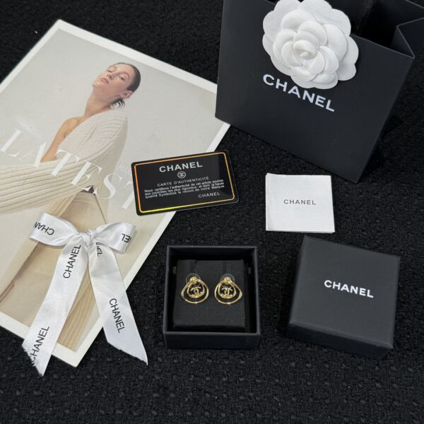 Chanel C1 Double C Pearl Earnail Earrings - Image 2