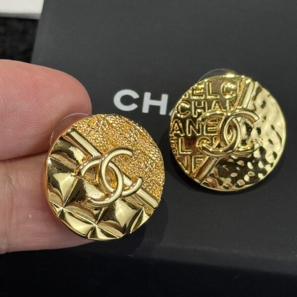 Chanel C1 Double C Gold Letter Disc Lava Earrings - Image 4