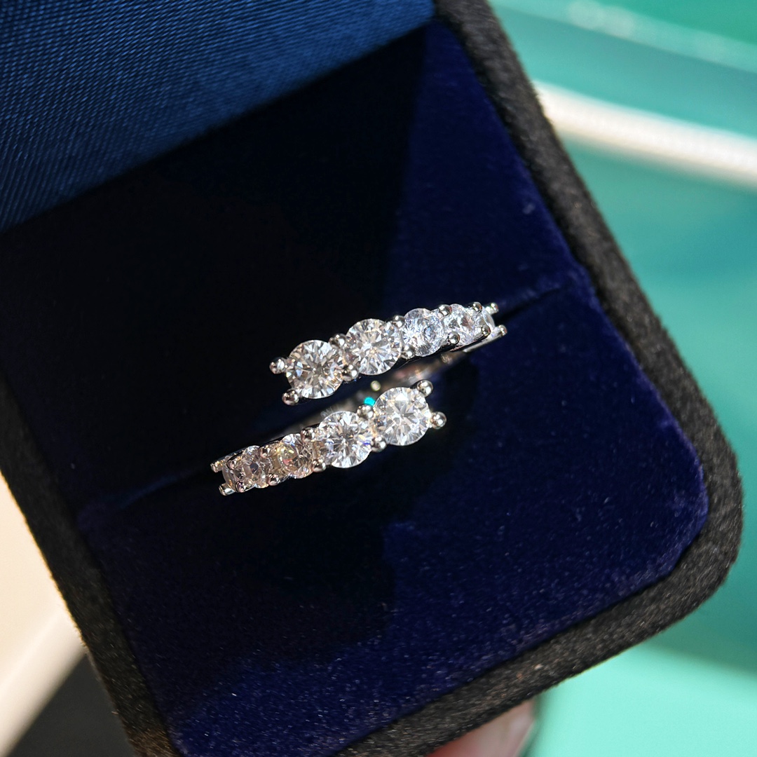 Tiffany&CO Interwoven Single Row Round Diamond Ring