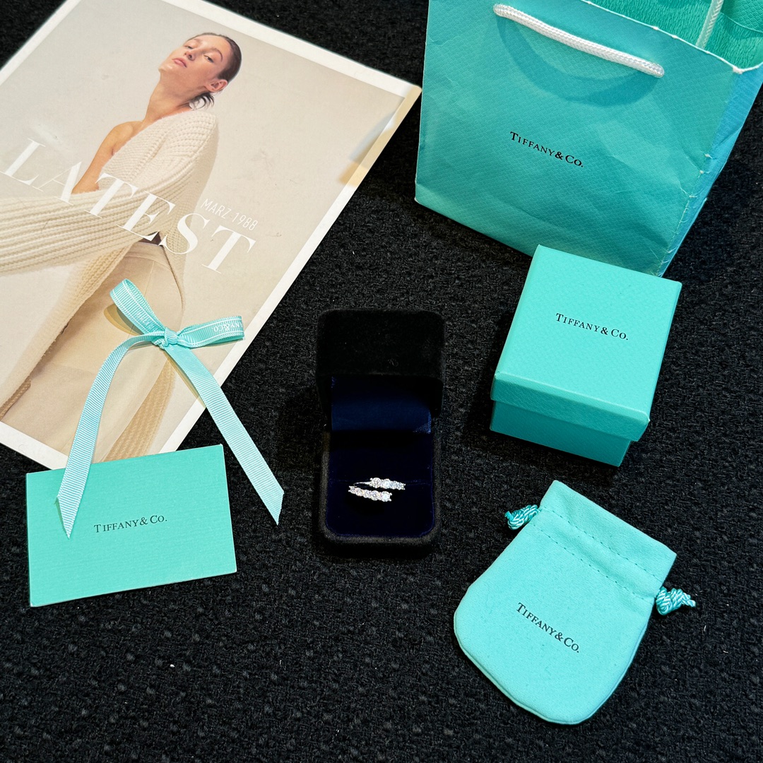 Tiffany&CO Interwoven Single Row Round Diamond Ring - Image 2