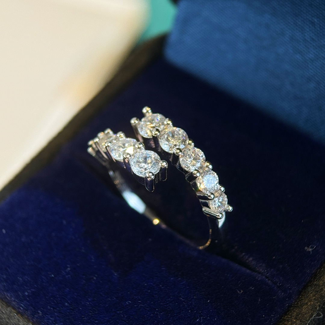 Tiffany&CO Interwoven Single Row Round Diamond Ring - Image 3