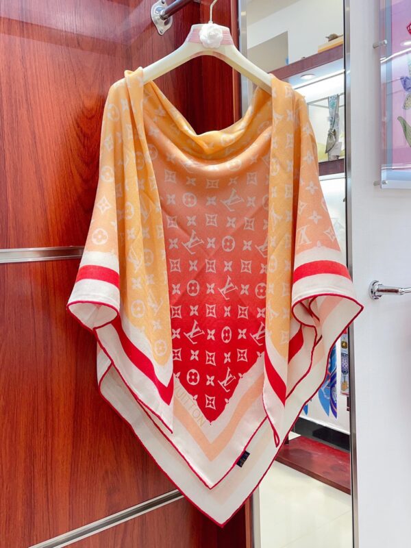 LV cashmere shawl - Image 4