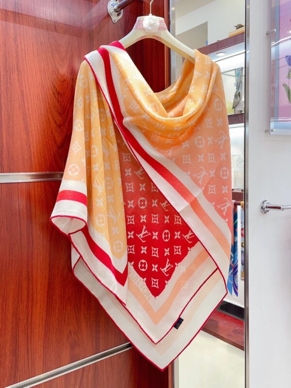 LV cashmere shawl - Image 5