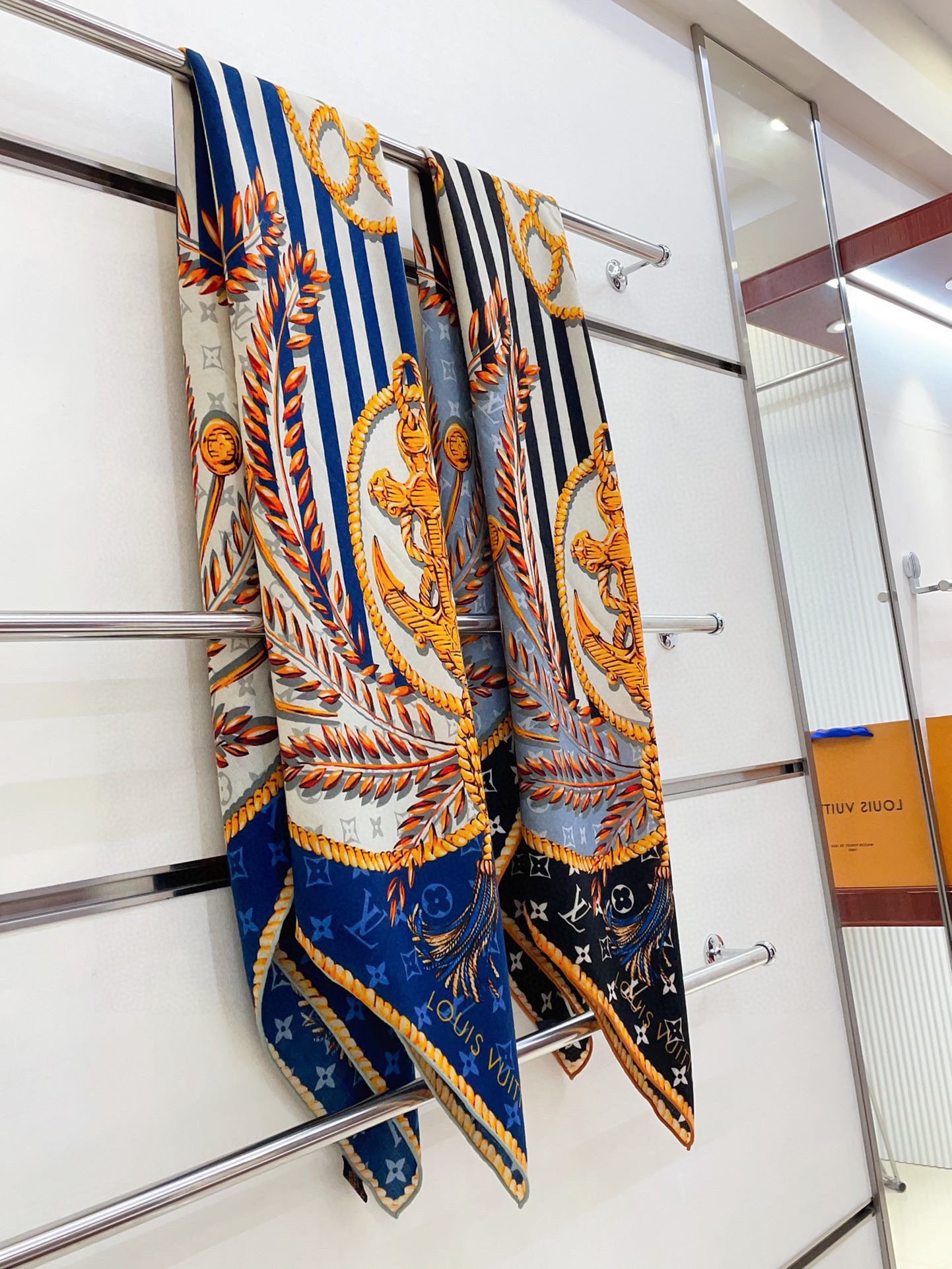 LV cashmere shawl - Image 3