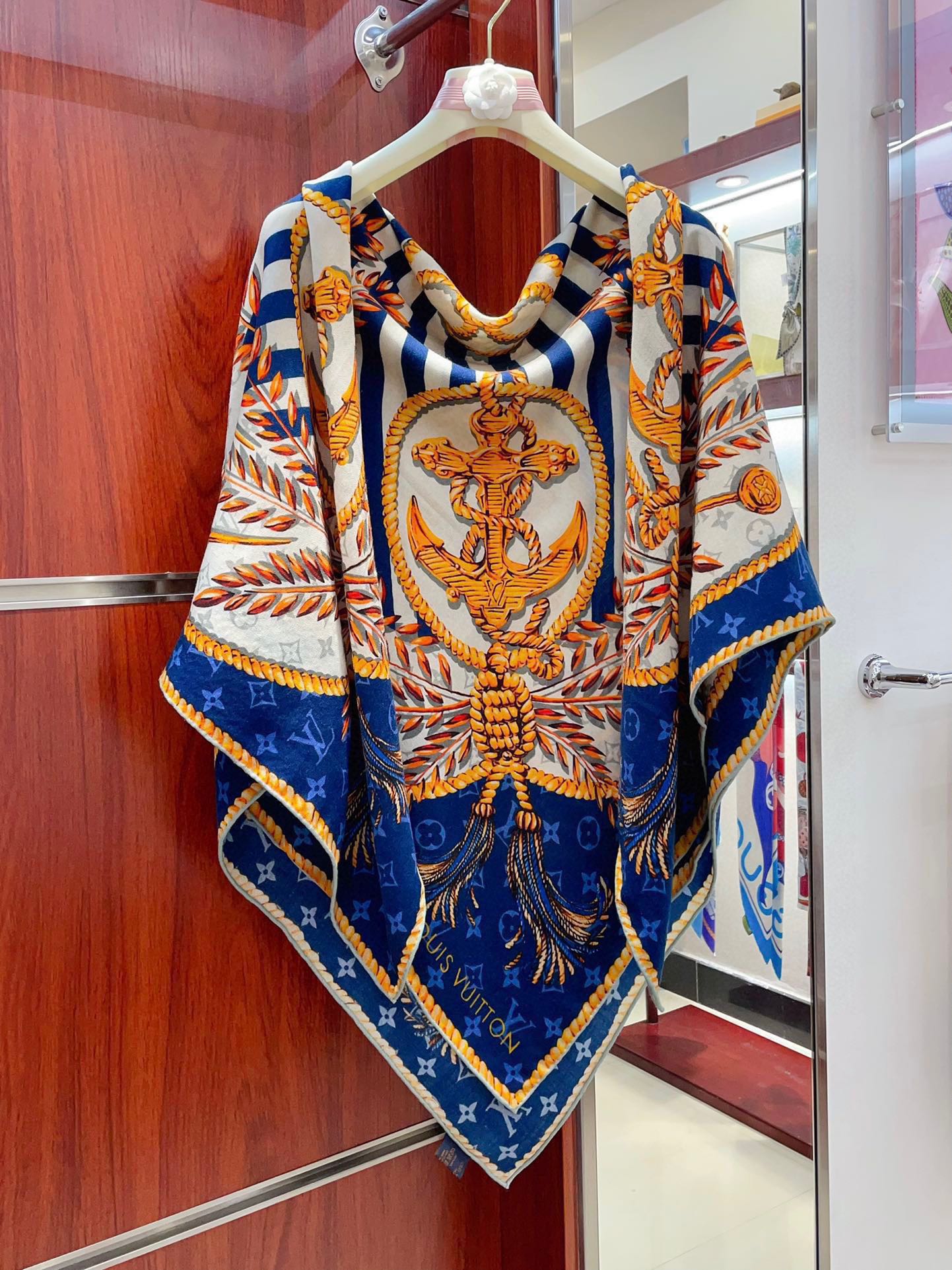 LV cashmere shawl - Image 5