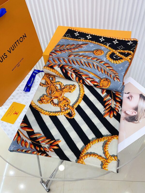 LV cashmere shawl - Image 4