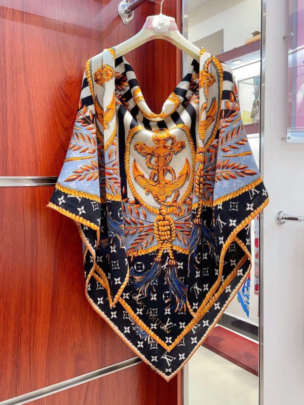 LV cashmere shawl - Image 5