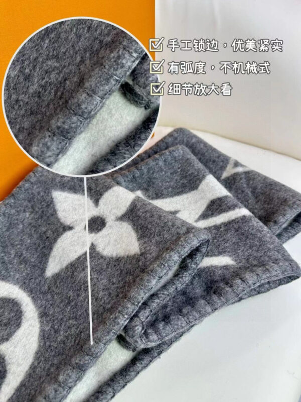 LV Classic Cashmere Scarf - Image 6