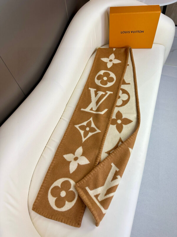 LV Classic Cashmere Scarf - Image 7