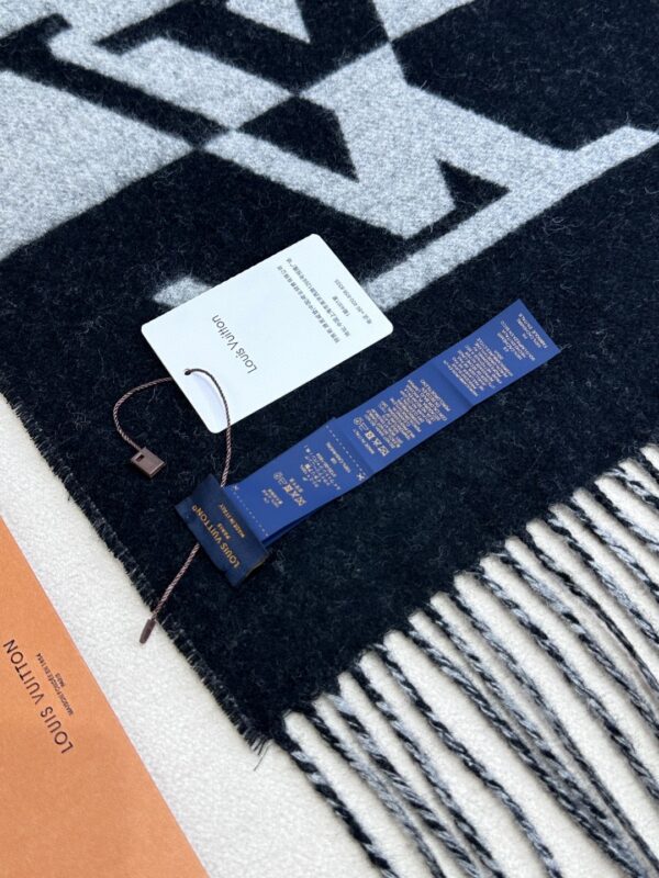 LV Graphic Dual Scarf - Image 8