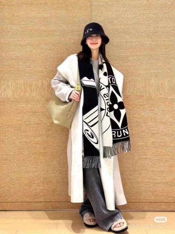 LV Lock And Keys Scarf - Image 2