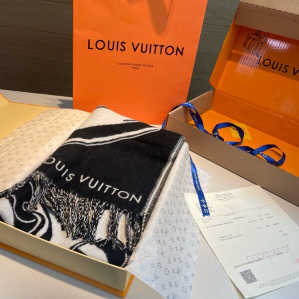 LV Lock And Keys Scarf