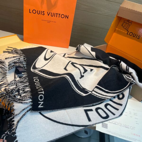LV Lock And Keys Scarf - Image 4