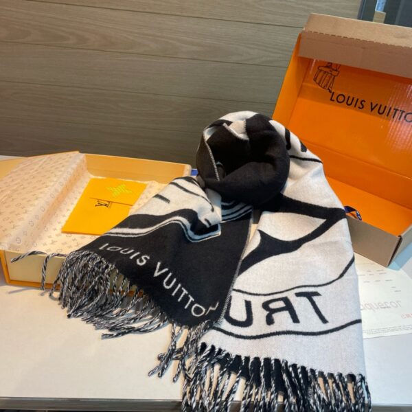 LV Lock And Keys Scarf - Image 6