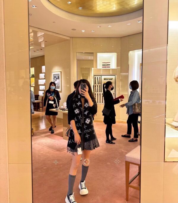 LV pure wool scarf - Image 2