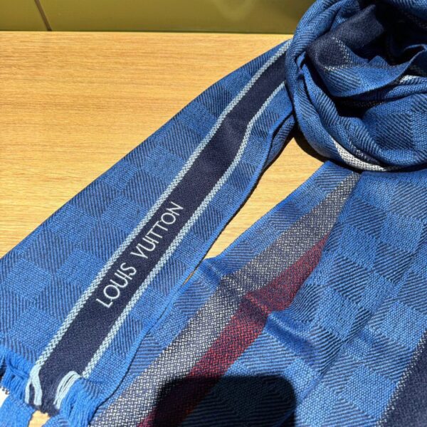 LV plaid long scarf - Image 7