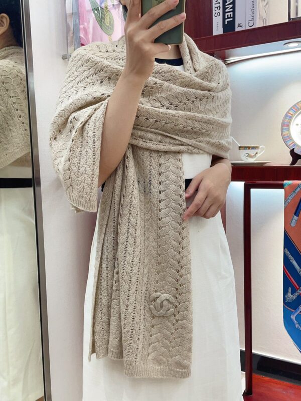 CHANEL wheat ear small hollow knitted scarf - Image 2