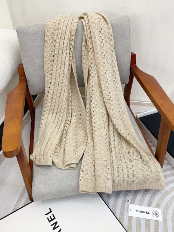 CHANEL wheat ear small hollow knitted scarf - Image 5