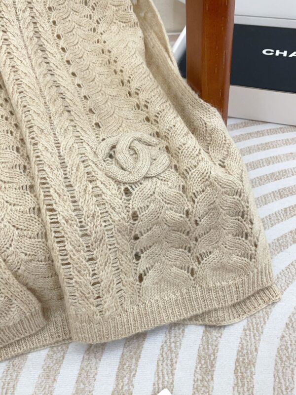 CHANEL wheat ear small hollow knitted scarf - Image 6