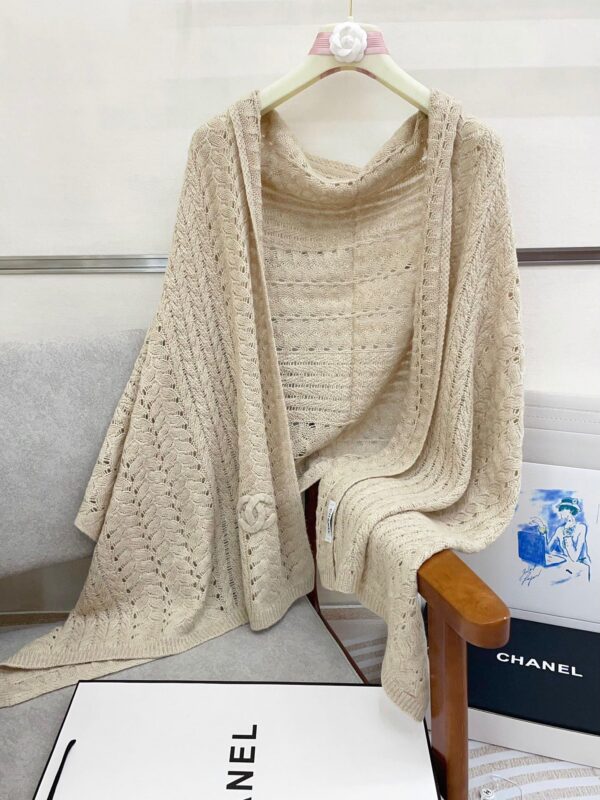 CHANEL wheat ear small hollow knitted scarf - Image 7
