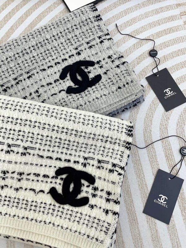 CHANEL cashmere scarf - Image 8